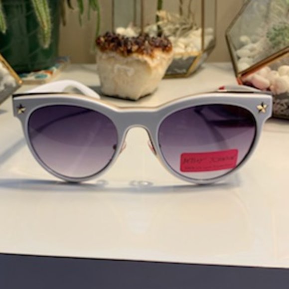 Betsey Johnson Star Search Sunglasses - Picture 1 of 9